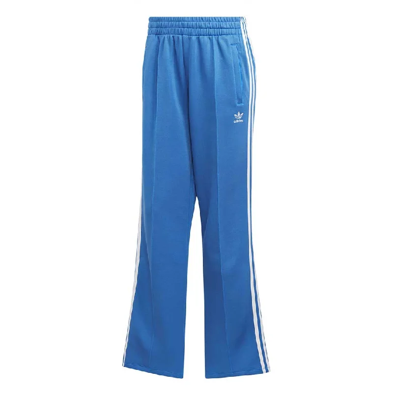 Don't Miss adidas - Women's Adicolor Classics Oversized SST Track Pant (II0727)