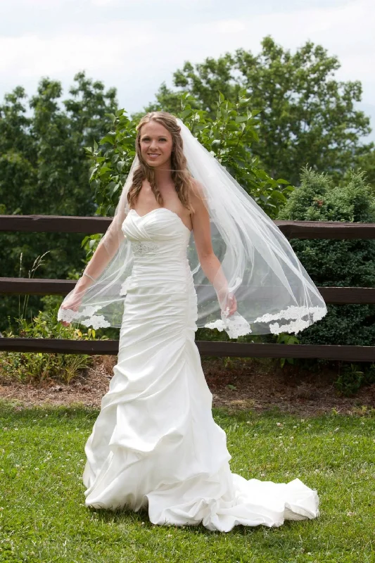 Price Drop Other Venus Bridals AT4527