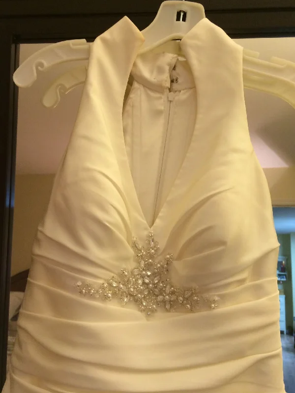 Friends and Family Sale Galia Lahav trumpet gown/9790