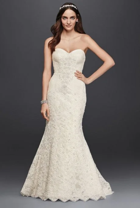 Savings Alert Oleg Cassini Strapless Lace Trumpet / CRL277