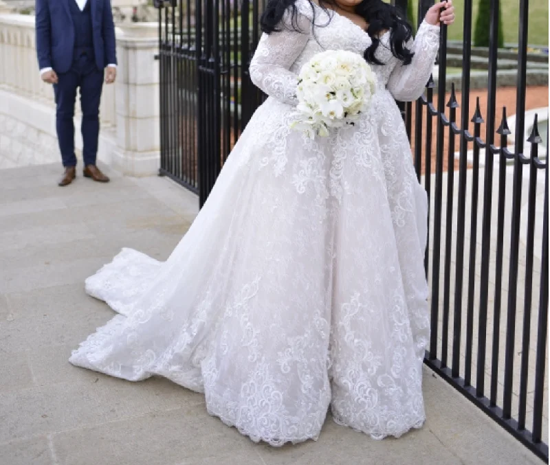 Exclusive Deal Other Long Sleeve Lace Sweetheart Ballgown